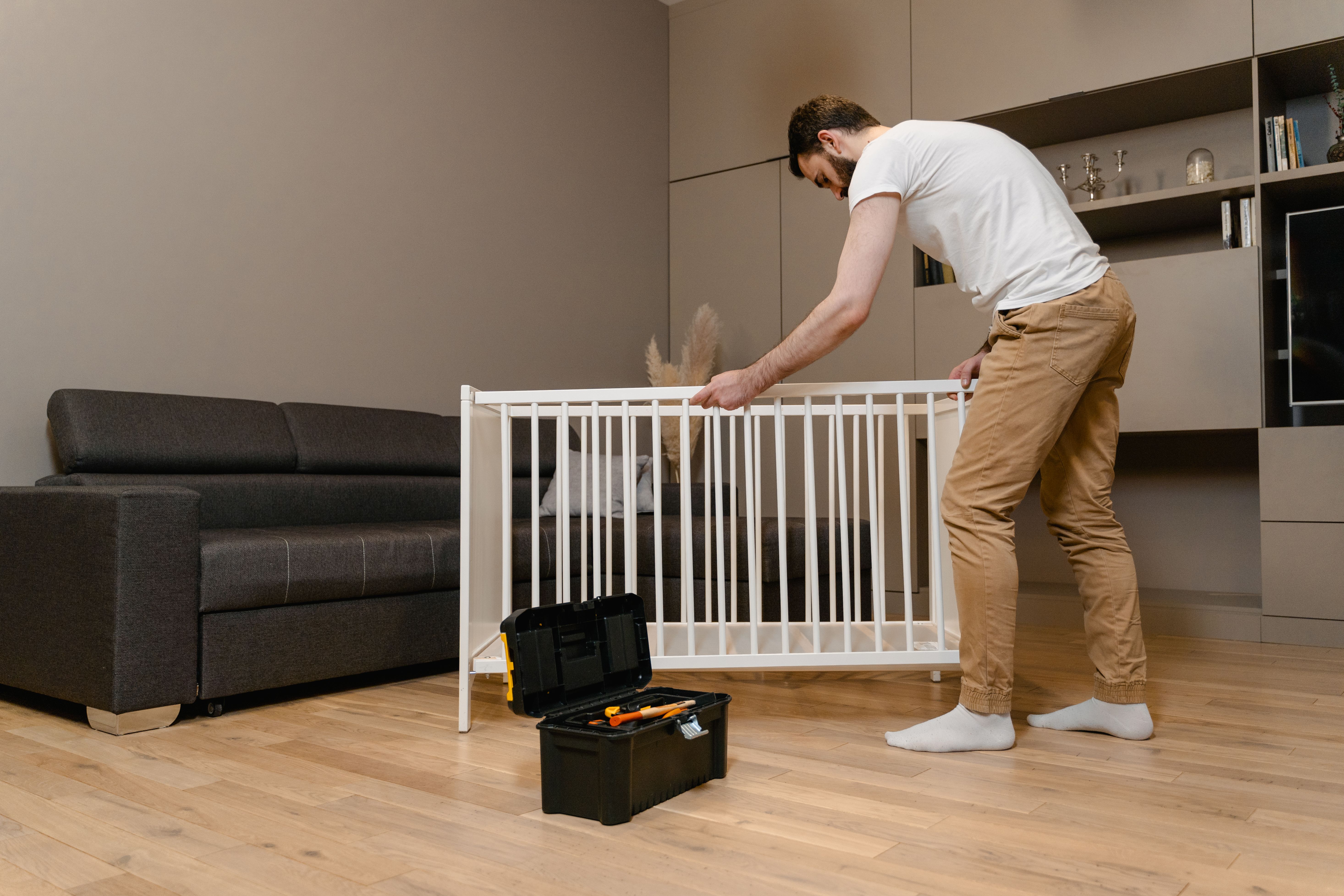 Montage d'un meuble en kit à domicile